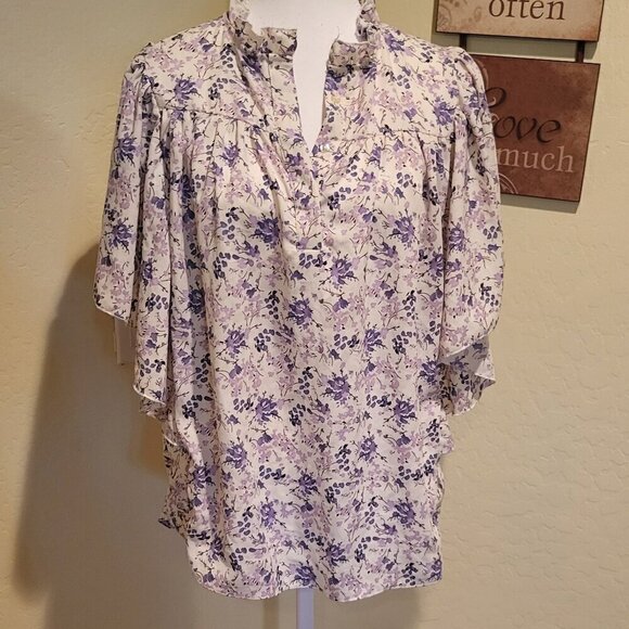 bishop + young Tops - Bishop + Young Flutter sleeve Floral Blouse NWOT Size Small Cream/Blue